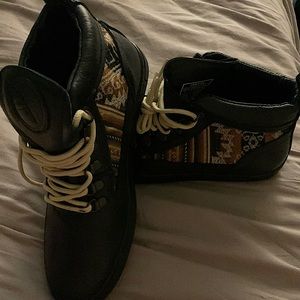 BRAND NEW/NEVER WORN Inkkas Leather Shoes